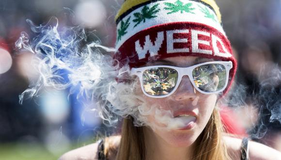 Según las últimas estimaciones, los ingresos fiscales sobre la venta de cannabis en Canadá podrían ascender a unos 310 millones de dólares estadounidenses. (Foto archivo: AP/Justin Tang)