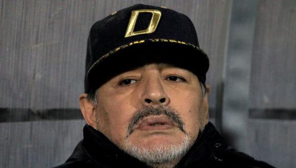 Diego Maradona enamorado otra vez.