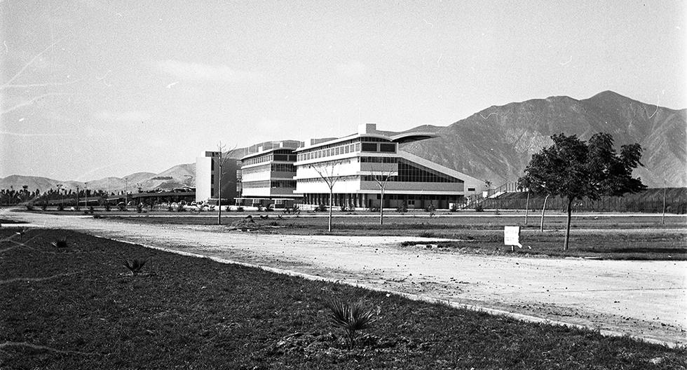 Recorrido por el Jockey Club del Perú realizado el 8 de diciembre de 1960. En la imagen, se aprecia el Hipódromo de Monterrico. (Foto: GEC Archivo Histórico)