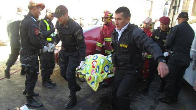 Huaraz: 2 muertos y varios heridos deja choque entre bus y auto - 2