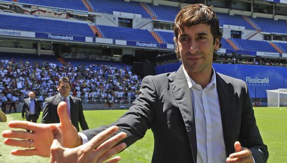 Raúl González dirige al Real Madrid Castilla de la Segunda B de España. (Foto: AFP)