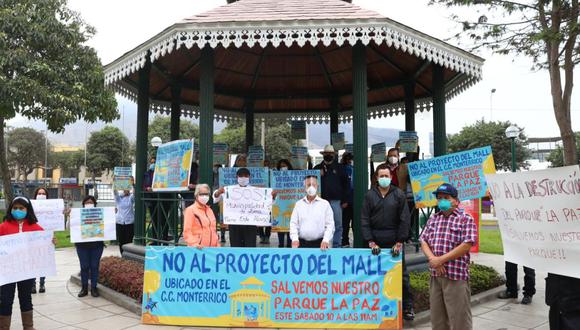 Los vecinos de Surco se han unido en plantones para rechazar el proyecto que contemplaría construir sobre parque La Paz. (Alessandro Currarino / @photo.gec)