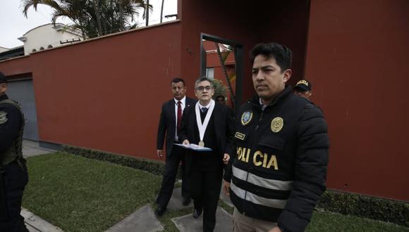 Fiscal José Domingo Pérez encabezó diligencia en el inmueble propiedad de PPK, en San Isidro. (Foto: Mario Zapata/ El Comercio)