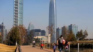 La mascarilla al aire libre deja de ser obligatoria en Chile tras más de dos años de pandemia