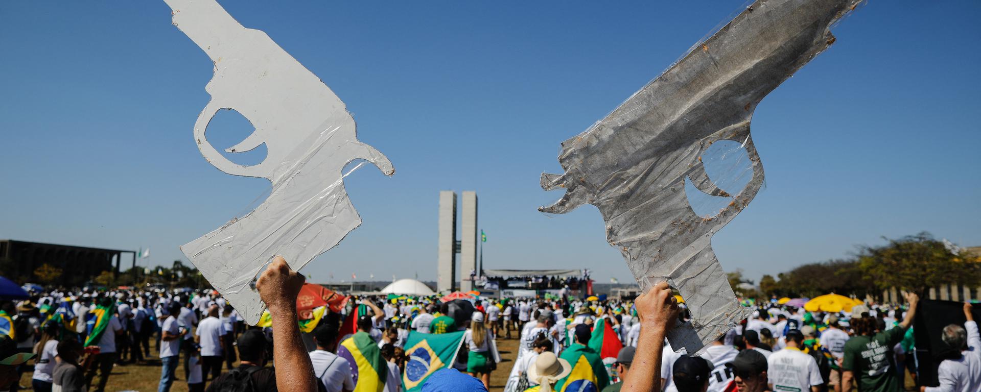 Cómo la preocupación por el uso de armas en Brasil crece en medio de la campaña presidencial