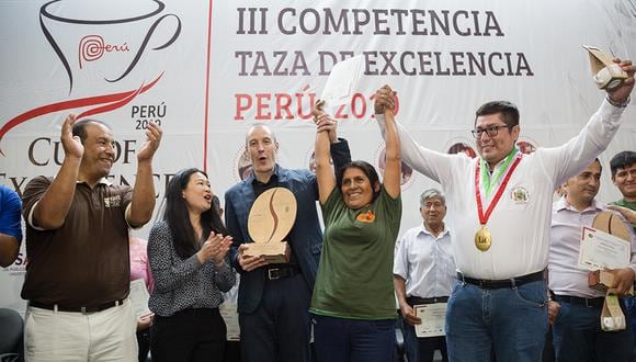 Grimanés Morales Lizana de Cajamarca es la ganadora de la tercera edición de Taza de Excelencia que se celebra en el Perú (Foto: Roger Aguilar / cafelab.pe)