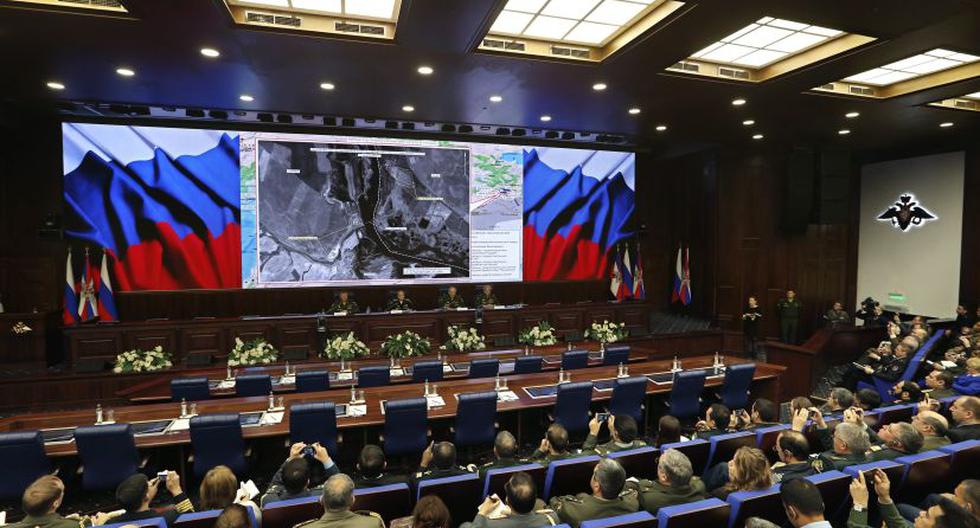 Presentación de las 'pruebas' rusas sobre contrabando de petróleo. (Foto: EFE)