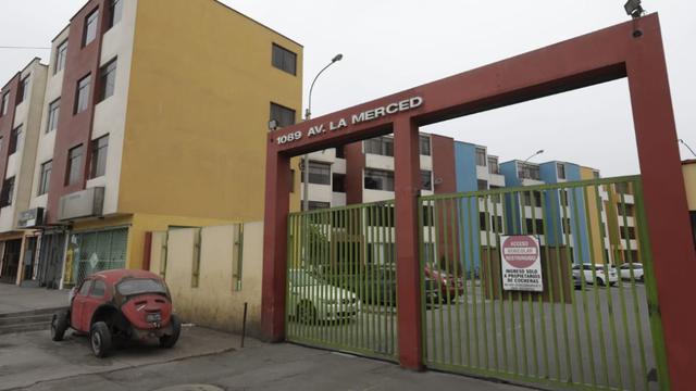 Este lunes se llevaron a cabo dos allanamientos. El primero de ellos se efectuó en Surco, en la Av. La Merced 1089, Block L, Dpto. 401, Urb. La Talana. (Foto: Anthony Niño de Guzmán/ GEC)