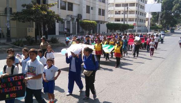 Marchan contra la violencia sexual en las escuelas de Piura