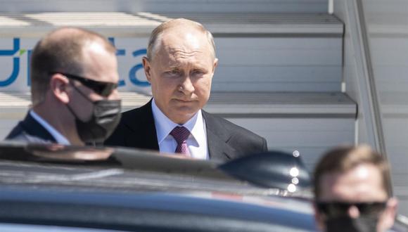 El presidente ruso Vladimir Putin llega al aeropuerto de Ginebra Cointrin, para una cumbre con su homólogo de Estados Unidos Joe Biden. (EFE / EPA / ALESSANDRO DELLA VALLE).