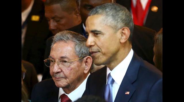 El apretón de manos de Obama y Castro que inicia una nueva era - 3