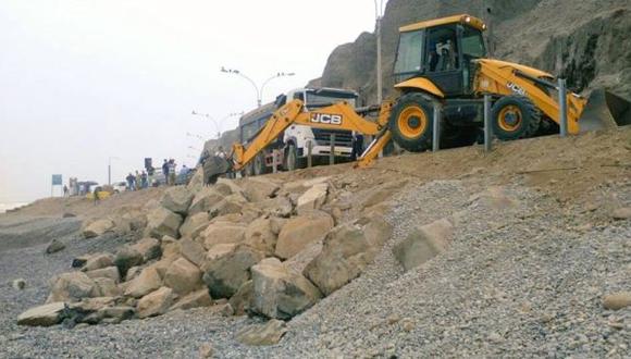 Marina negó haber autorizado colocación de rocas en La Pampilla