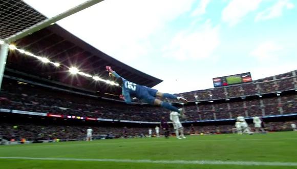 El portero del Real Madrid se lució con una asombrosa atajada ante el disparo ejecutado por Arthur. Todo nació por un error de Nacho Fernández. (Foto: captura de video)