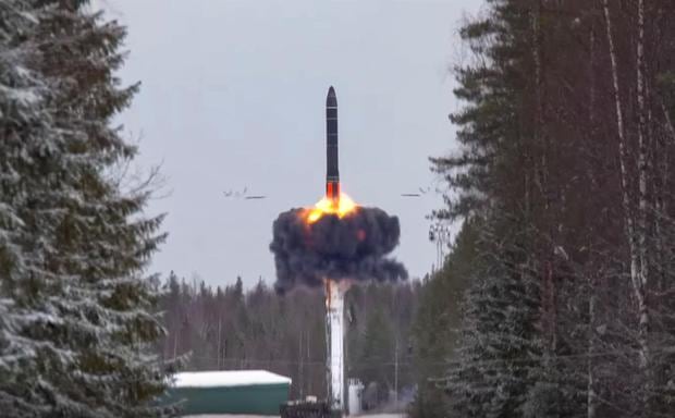 The launch of the Yar intercontinental ballistic missile from Plesetsk, at the Kura training camp, Russia, on February 19, 2022. (EFE).