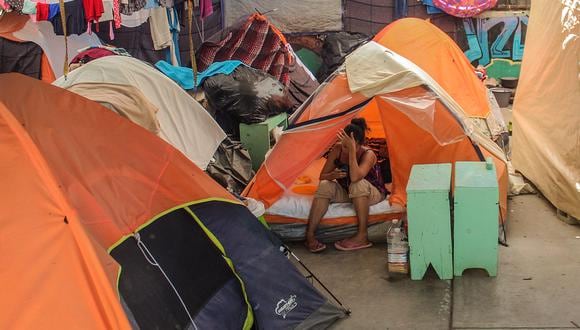Migrantes permanecen en el albergue Misión Mundial Agape, en la ciudad fronteriza de Tijuana, Baja California (México).