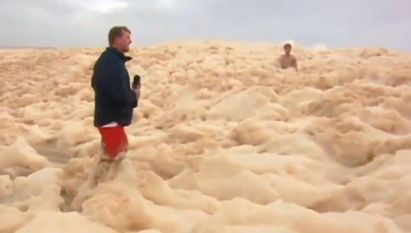 Australia: apocalíptico mar de espuma cubre las orillas de las playas