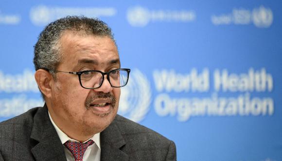 El Director General de la Organización Mundial de la Salud (OMS), Tedros Adhanom Ghebreyesus, asiste a una reunión en Qatar el 18 de octubre de 2021. (Fabrice COFFRINI / AFP).