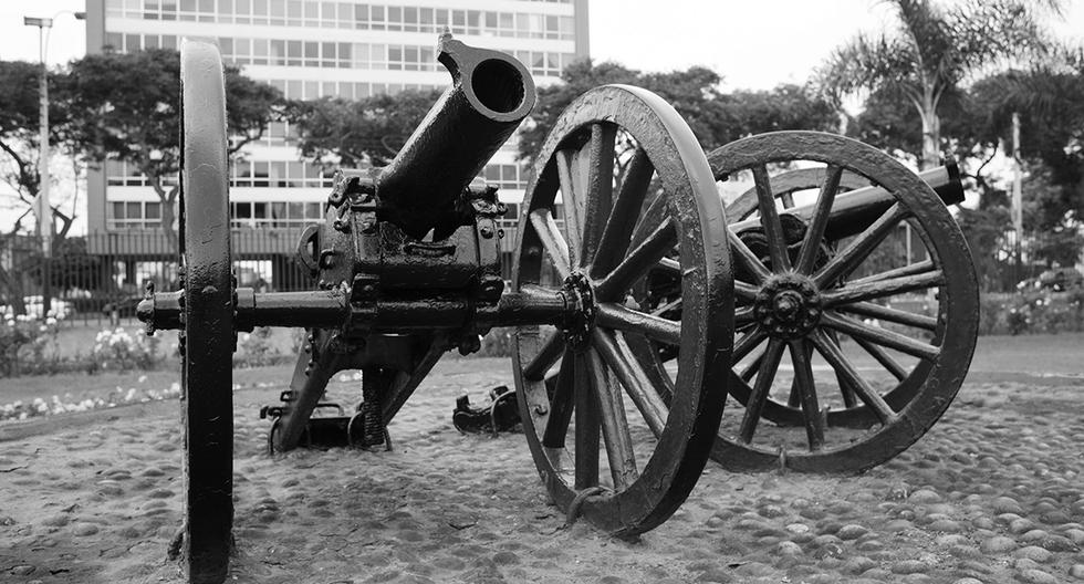 Uno de los cañones peruanos que disparó contra el invasor en los 'reductos' de Miraflores, el 15 de enero de 1881. Dos días antes, el 13 de enero, en San Juan, los peruanos defendieron a la patria con sacrificio, honor y valentía. (Foto: GEC Archivo)