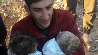 Sirio despide a sus gemelos muertos en ataque químico