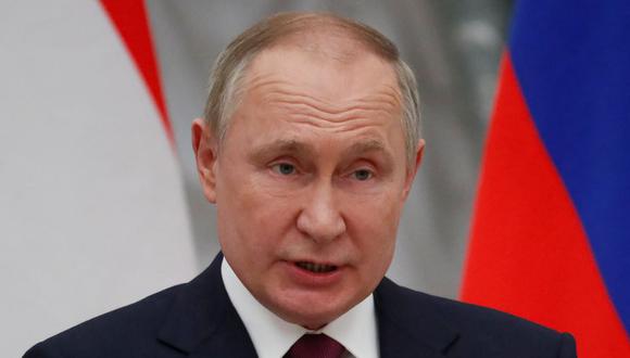 Las nuevas sanciones contra Rusia alcanzan también a nueve ministros del gobierno del presidente Vladimir Putin, quien aparece en esta imagen de archivo (YURI KOCHETKOV / POOL / AFP).