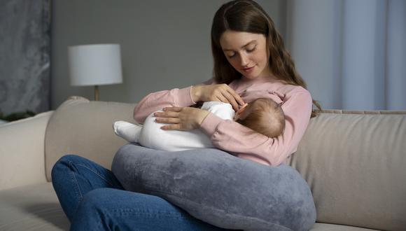 La lactancia materna brinda múltiples beneficios, tanto para la madre como para el bebé