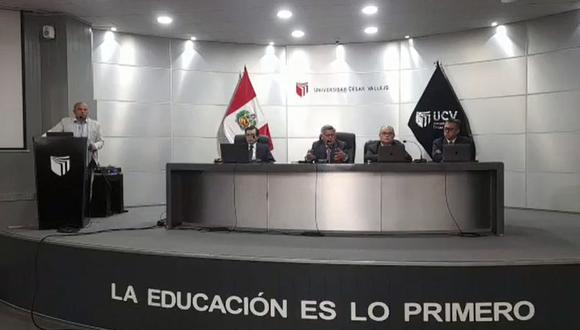 César Acuña participa en conferencia de prensa en sede de Trujillo