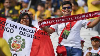 Perú vs. Brasil: hinchas juegan un partido aparte en las tribunas [FOTOS]