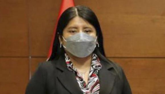 La congresista NIeves Limachi tramitó propuesta de cambio de color y diseño de la bandera peruana ante la PCM tras pedido de ciudadano. (Foto: archivo Andina)