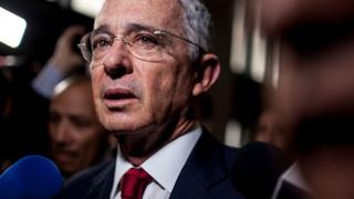 De qué se acusa al expresidente Álvaro Uribe y por qué su arresto domiciliario es histórico en Colombia
