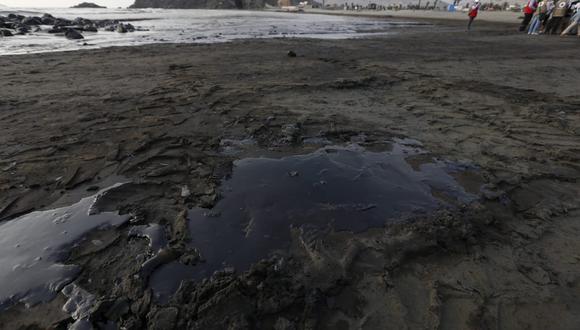 El último sábado 15, se vertió 6.000 barriles de petróleo al océano Pacífico frente a las costas de Ventanilla, siguientemente el crudo se extendió a Ancón, Santa Rosa y Chancay. (Foto: El Comercio)
