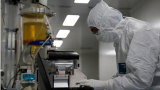 Qué se sabe del plan de vacunación masiva contra el coronavirus que Rusia prepara para octubre y por qué genera dudas