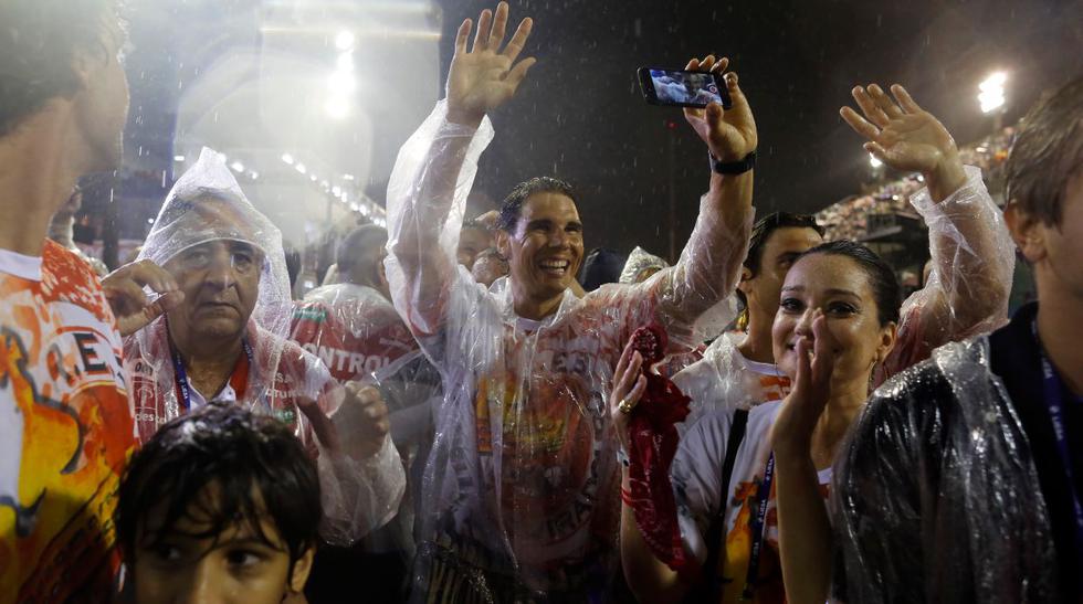 Rafael Nadal desfiló bajo intensa lluvia en carnaval de Río - 1