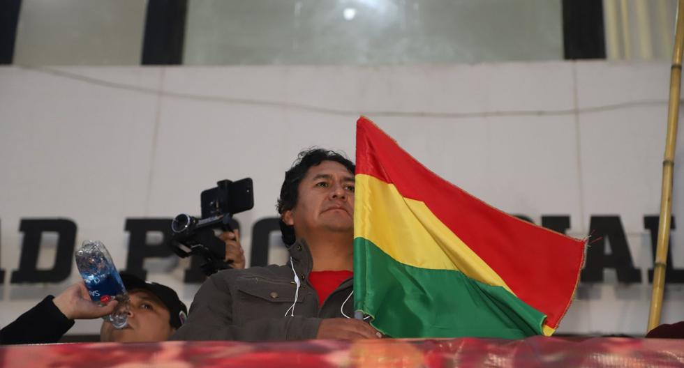 Vladimir Cheron tries to reach the Bolivian ambassador's residence to request asylum  principle