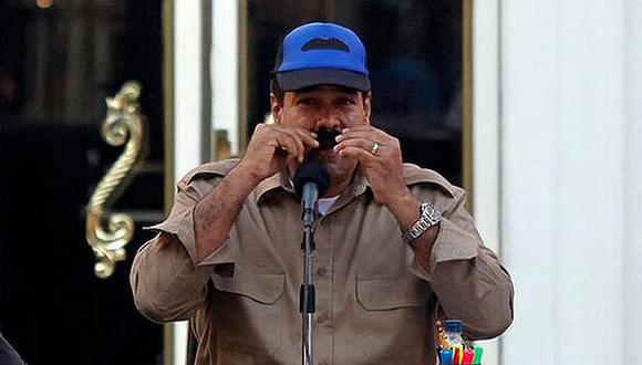 Nicolás Maduro presenta su nuevo símbolo: la gorra bigote