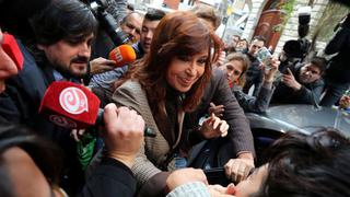 Cristina Kirchner niega haber recibido sobornos y denuncia "persecución"