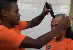 Paulo de la Cruz sufrió corte de cabello tras debutar con la 'U'
