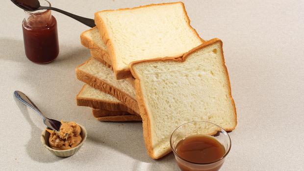 Pan de molde, una tajada de este pan equivale a un pan francés o integral.