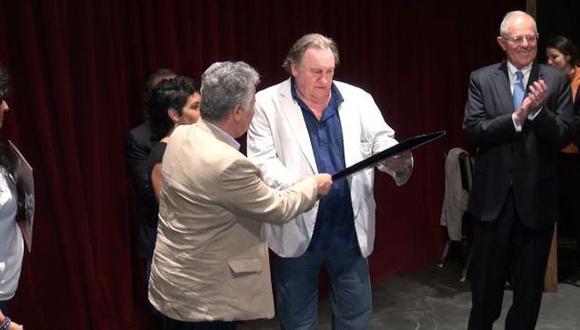 Gérard Depardieu visitó a estudiantes de la Ensad con Kuczynski