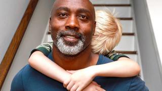 “Me acusaron de secuestrar a mi hijo adoptivo blanco”