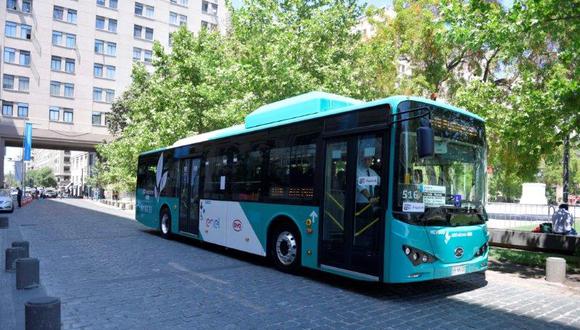 Bus de la flota de Santiago de Chile implementada por Enel. Para el programa piloto, se traería un bus de características similares