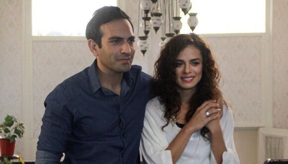 "Amor a segunda vista" es protagonizada por Buğra Gülsoy y Özge Özpirinçci como Fatih y Zeynep (Foto: Süreç Film)