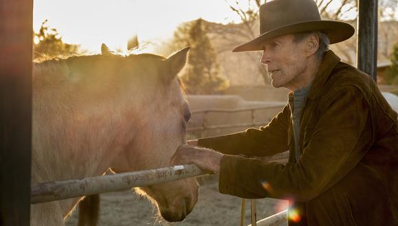 Clint Eastwood en una escena de "Cry Macho", filme que entra hoy a la cartelera limeña (Foto: Claire Folger/Warner Bros. Pictures via AP)