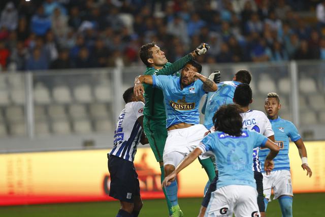 Frente a Sporting Cristal en el Apertura, Alianza se impuso 1-0 con un soberbio Leao Butrón, quien fue el mejor jugador del año. (Foto: USI)