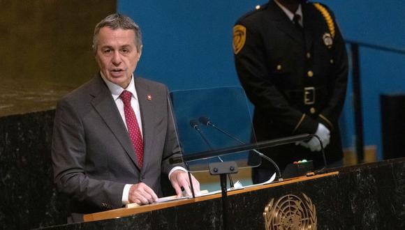 El presidente suizo Ignazio Cassis se dirige a la 77ª sesión de la Asamblea General de las Naciones Unidas en la sede de la ONU en la ciudad de Nueva York el 20 de septiembre de 2022. (Foto de Yuki IWAMURA / AFP)