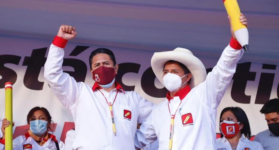 Vladimir Cerrón y Pedro Castillo en un abrazo durante la campaña electoral. (Foto: Perú Libre)