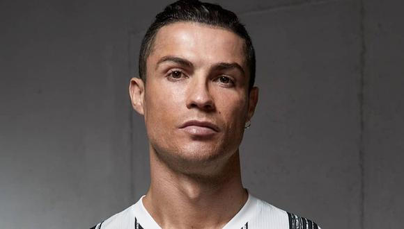 Cristiano Ronaldo presentó la nueva camiseta de Juventus para la próxima temporada. (Foto: Juventus)