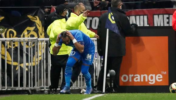Lyon vs. Marsella: partido SUSPENDIDO por un botellazo que vino de la tribuna a Payet