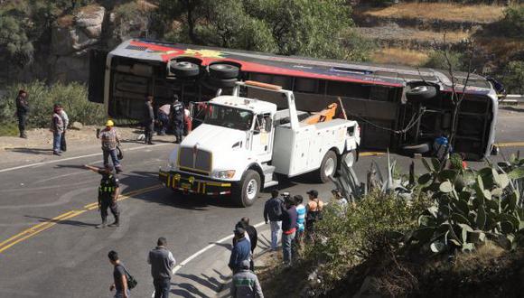 Accidente de bus interprovincial deja al menos 22 heridos