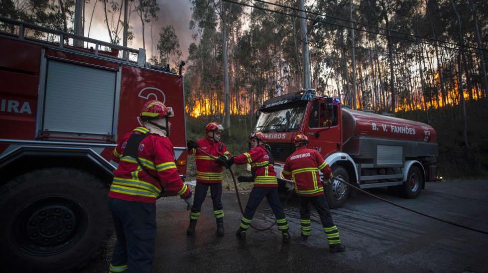 Así combaten 3 mil bomberos un incendio de 3 días en Portugal - 8