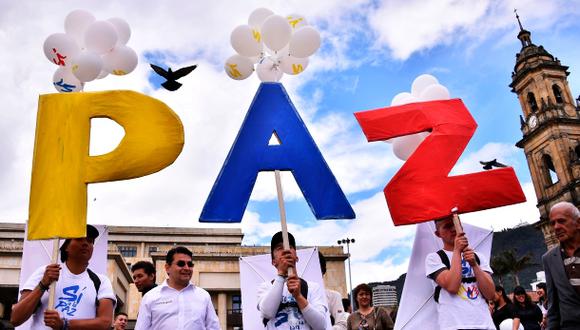 Tanto el gobierno, la oposici&oacute;n y las FARC han dicho que est&aacute;n a favor de encontrar una soluci&oacute;n pac&iacute;fica a los 52 a&ntilde;os de violencia guerrillera en Colombia. (Foto: AFP)